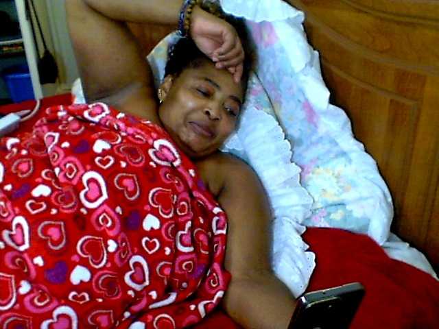 pussylips53's BongaCams show and profile