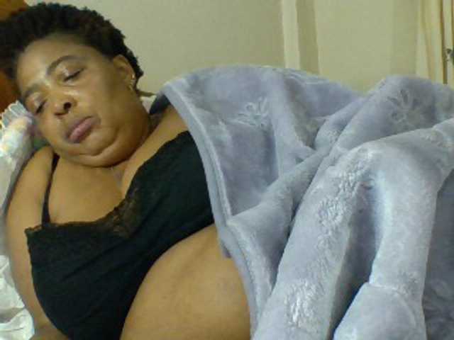 pussylips53 live webcam show