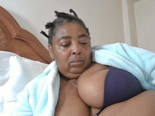pussylips53 live cam preview