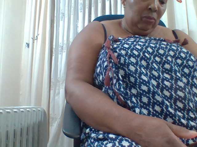 pussylips53 live cam on BongaCams