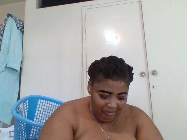 pussylips53 live cam on BongaCams