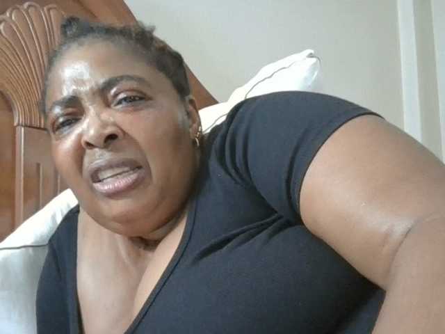 pussylips53 live cam preview
