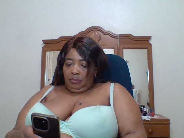pussylips53 live cam on BongaCams