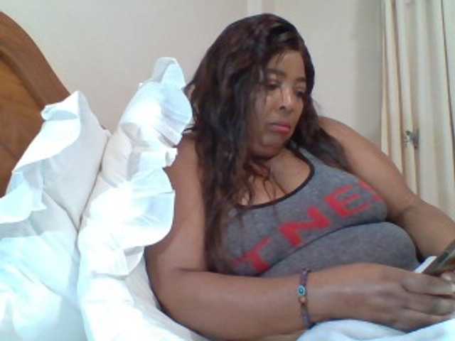 pussylips53 live cam on BongaCams