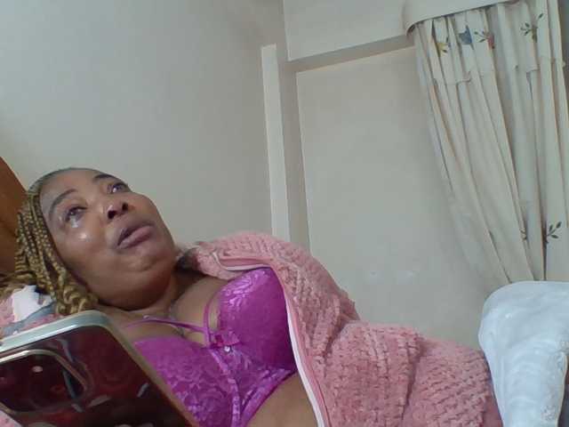 pussylips53 live cam on BongaCams