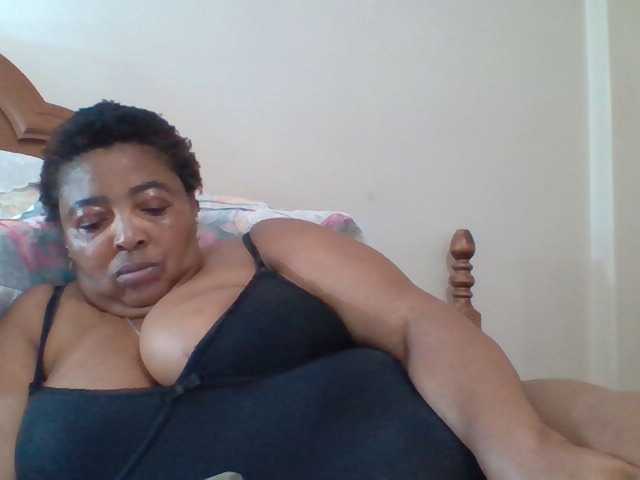 pussylips53 live cam on BongaCams