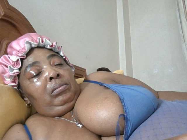 pussylips53 live cam on BongaCams