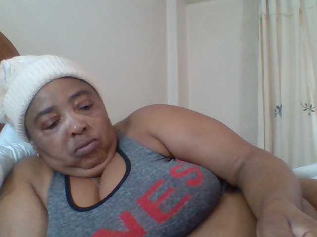 pussylips53 live cam on BongaCams