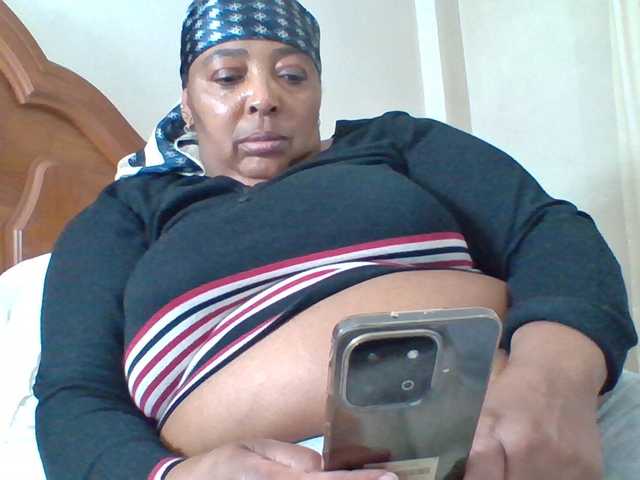 pussylips53 live cam on BongaCams