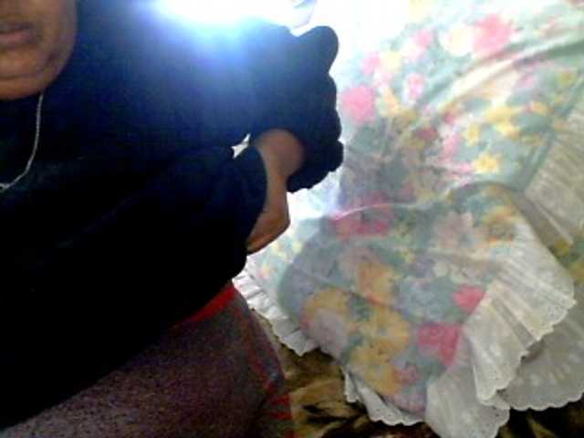 pussylips53 live webcam show