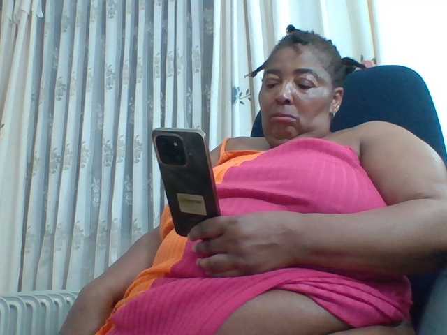 pussylips53 live cam on BongaCams