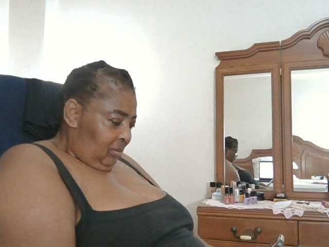 pussylips53, en directo ahora en BongaCams