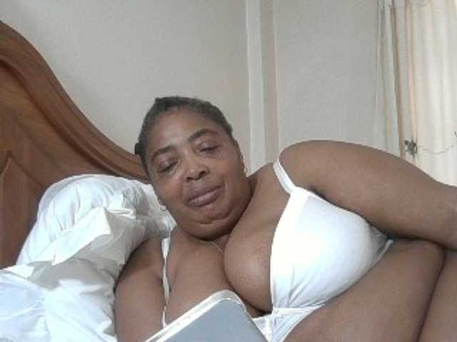 pussylips53 live cam preview
