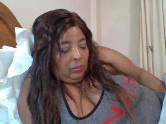 pussylips53 live cam on BongaCams