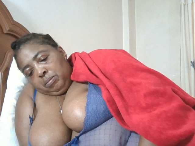 pussylips53 live cam on BongaCams