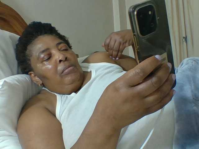 pussylips53 live cam on BongaCams