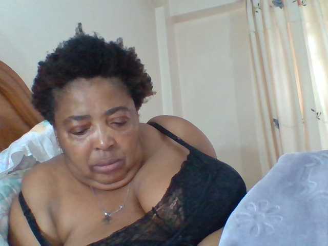 pussylips53 live webcam show