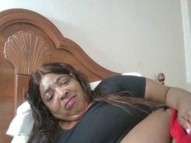 pussylips53 live cam on BongaCams