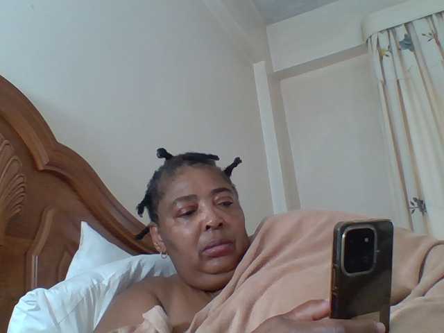 pussylips53 live cam on BongaCams