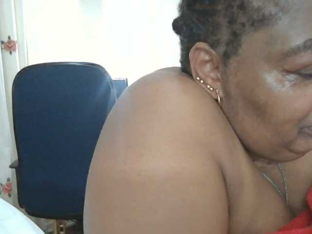 pussylips53 live cam on BongaCams