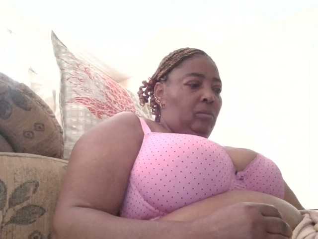 pussylips53 live cam on BongaCams