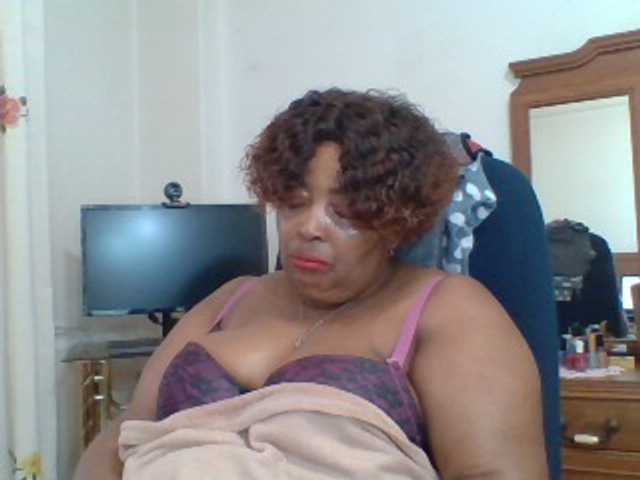 pussylips53 live cam on UnifiedCams