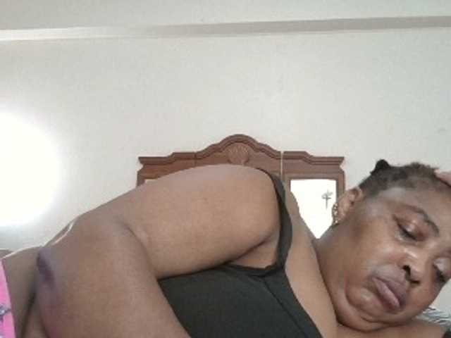pussylips53 live cam on BongaCams