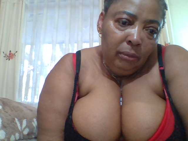 pussylips53 live cam on BongaCams