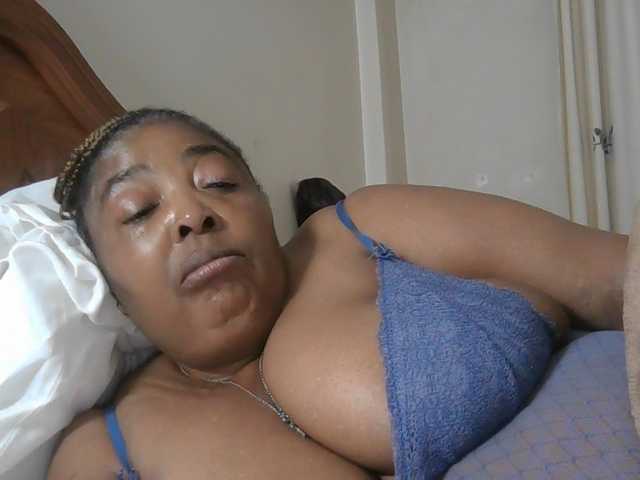 pussylips53 live cam on BongaCams