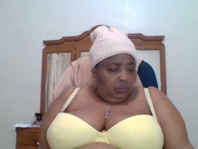 pussylips53 live cam on BongaCams