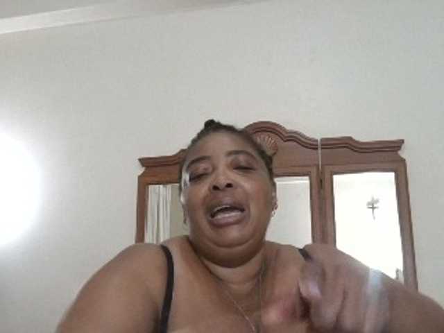 pussylips53 live cam on BongaCams
