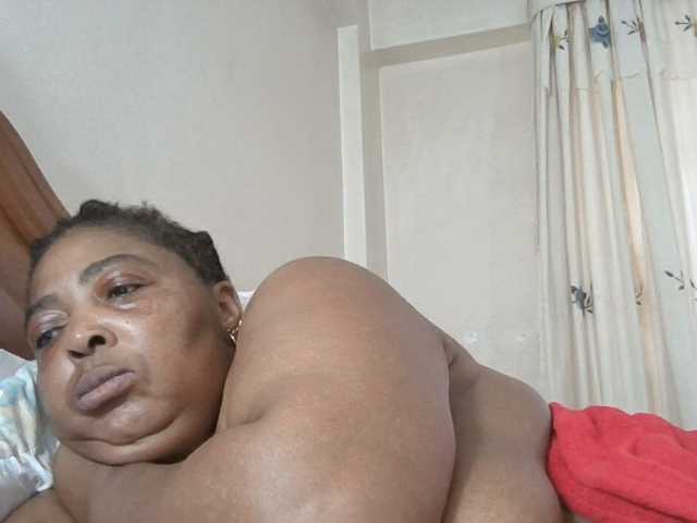 pussylips53 live cam on BongaCams