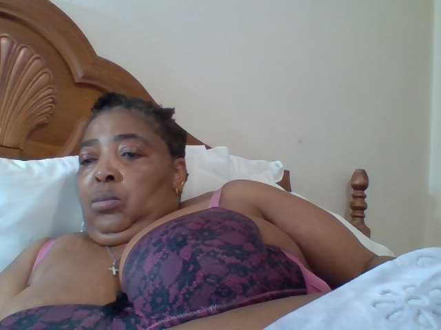 pussylips53 live cam on BongaCams