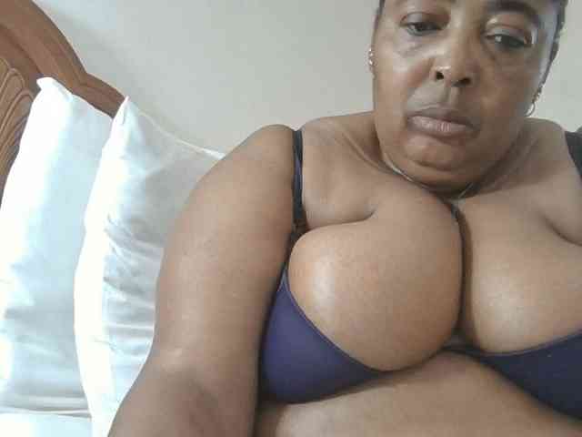 pussylips53 webcam