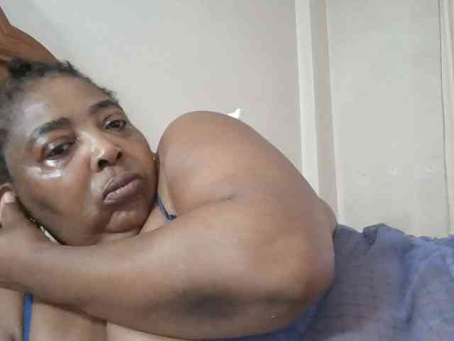 Model: pussylips53