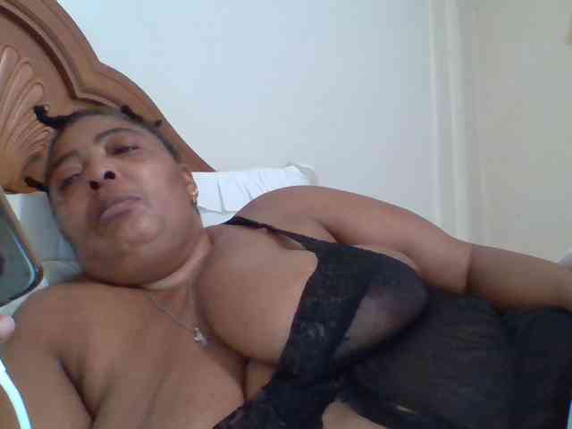 pussylips53 webcam