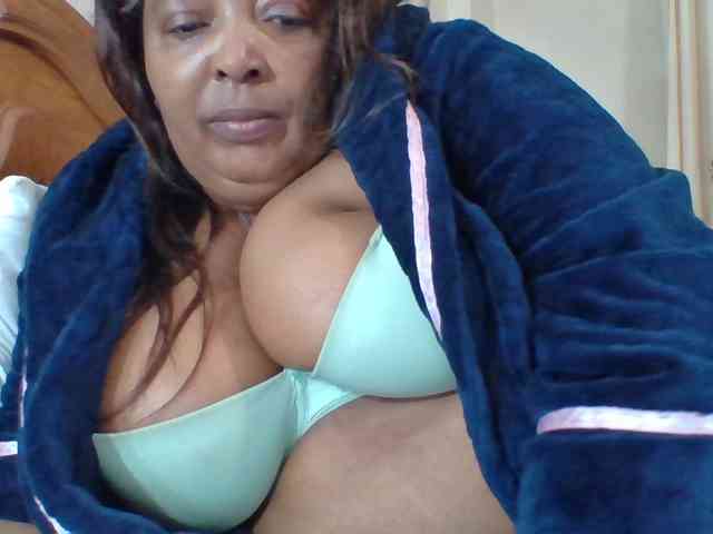 pussylips53 webcam