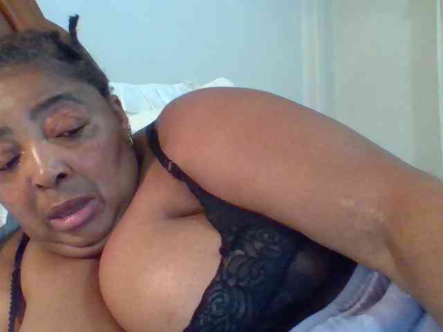pussylips53 webcam