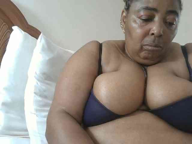 Model: pussylips53