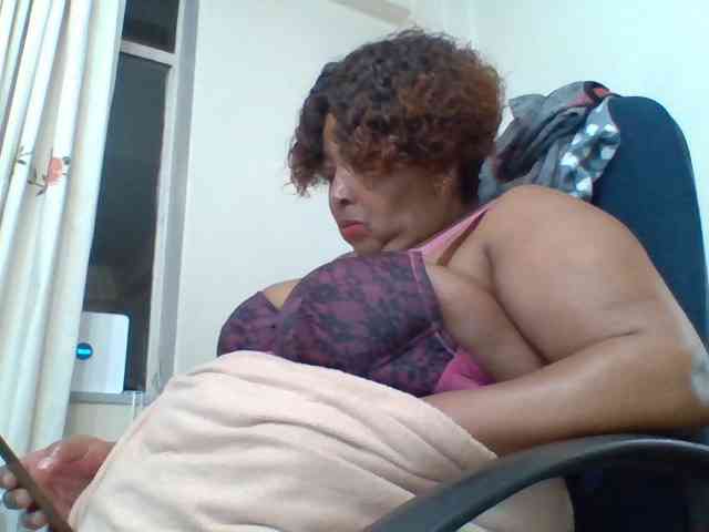 pussylips53 webcam