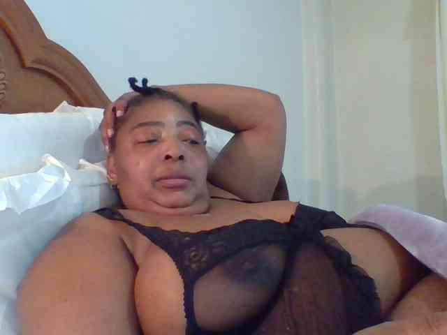 pussylips53 webcam