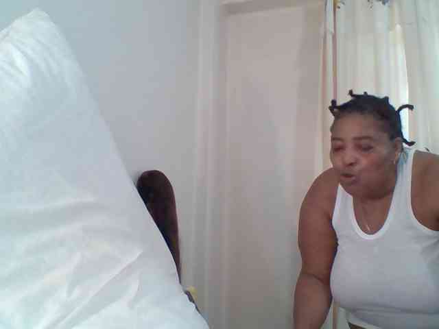 pussylips53 webcam