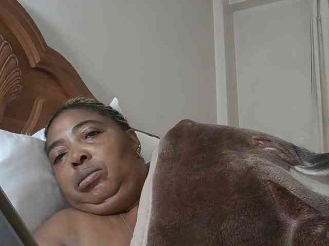 pussylips53 webcam