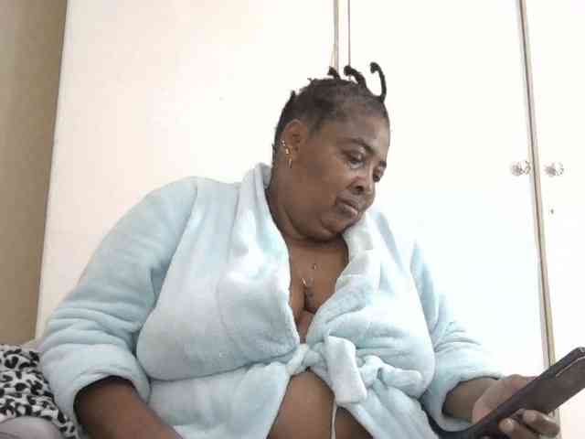 pussylips53 webcam