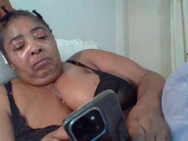 pussylips53 webcam