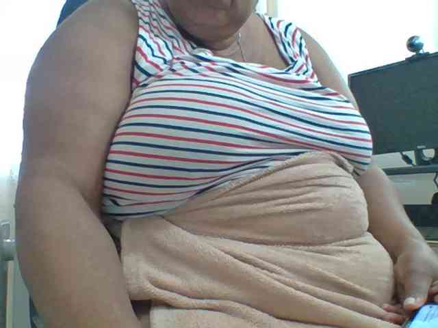 pussylips53 webcam