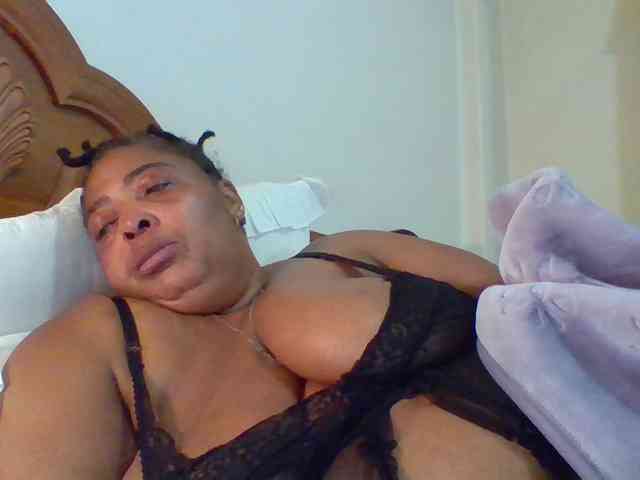 pussylips53 webcam