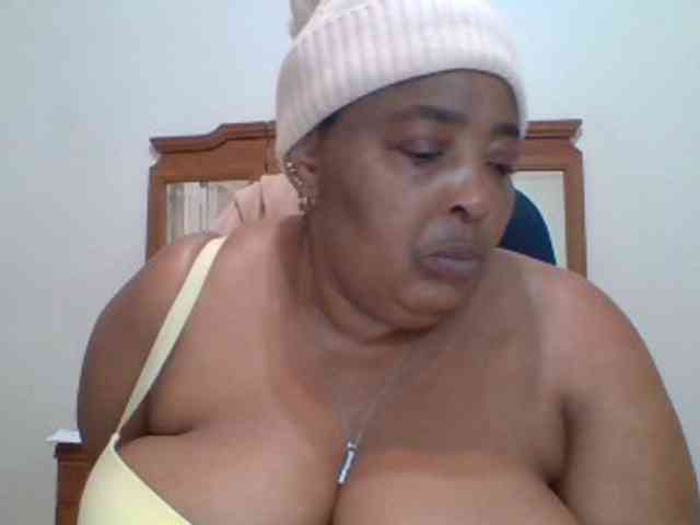 pussylips53 webcam