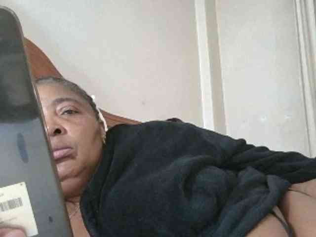 pussylips53 webcam