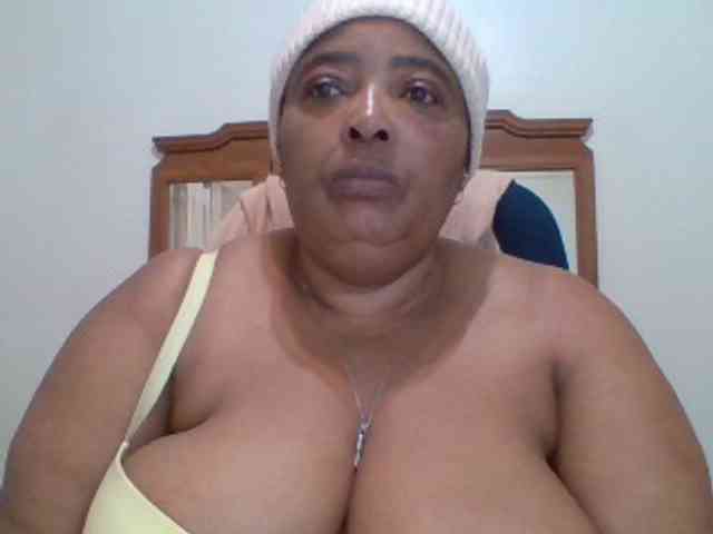 pussylips53 webcam